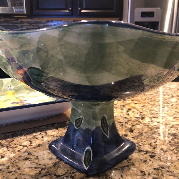 Tabletops Unlimited Leina 1 Raised rectangular platter 1 Square pedestal bowl - Picture 5 of 8